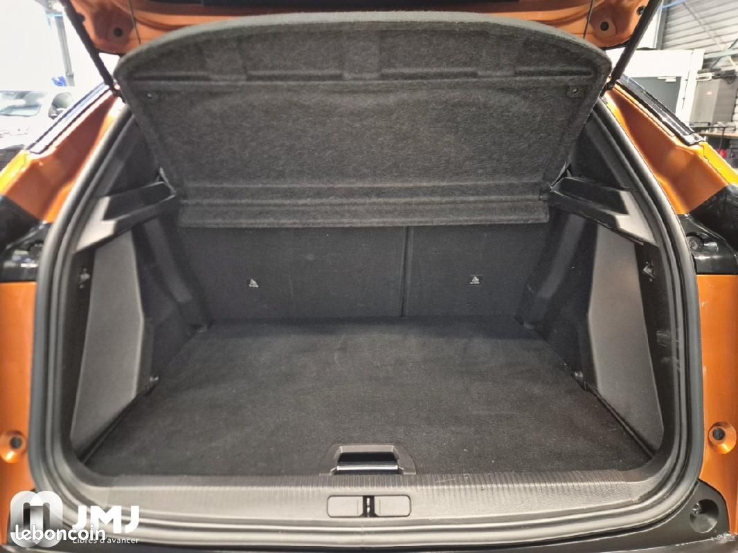 Peugeot 2008 PureTech 130 S&S EAT8 GT (image 10)