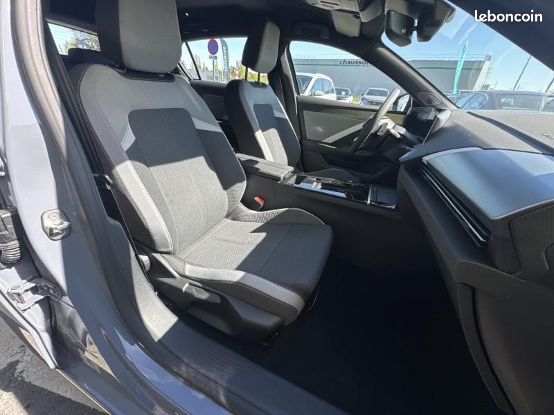 Opel Astra 1.2 Turbo Hybrid 145ch Business e-DCT 6 (image 16)