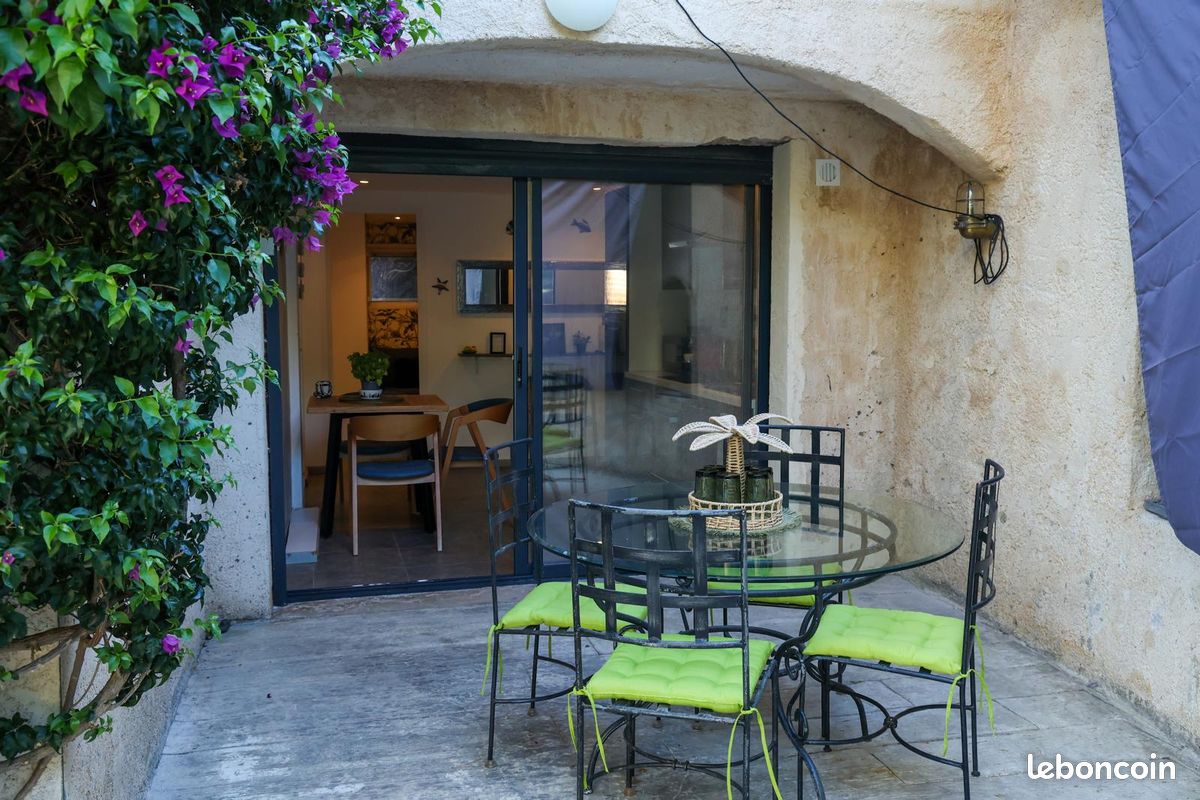 Appartement 2 pièces 25 m² · à Roquebrune-sur-Argens · 25 m² · 880 €/mois