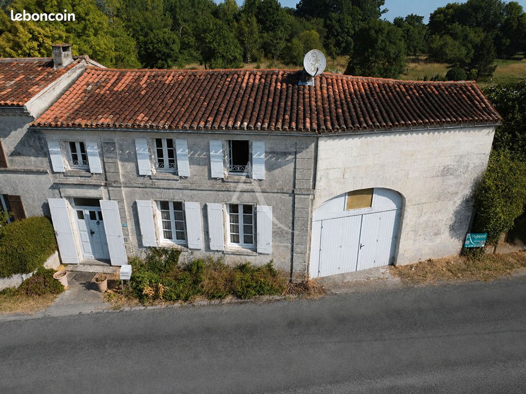 Maison 7 pièces 160 m² · à Saintes · 160 m² · 125 000 €