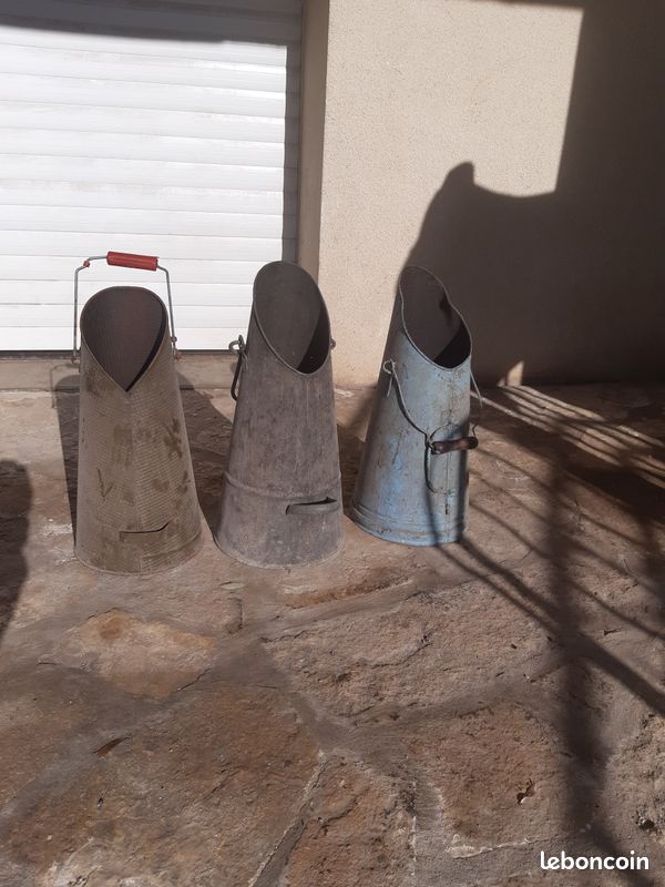 Pots à charbon anciens (image 1)