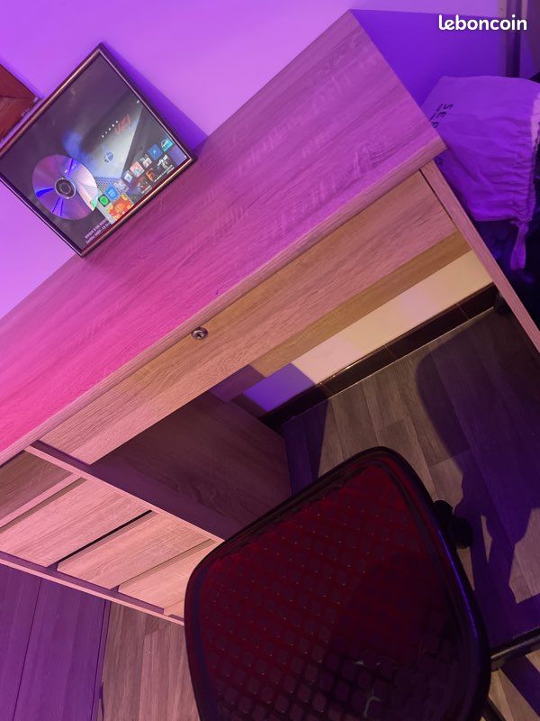 Bureau (image 2)