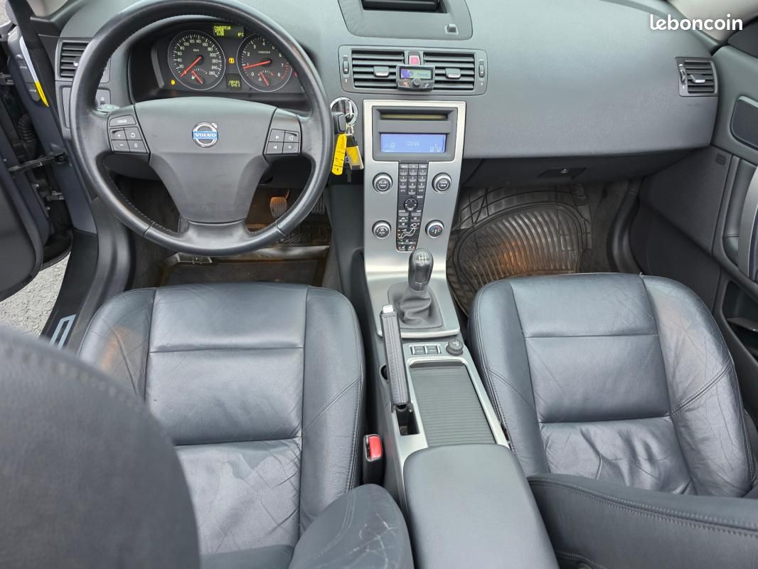 Volvo C70 Cabriolet 2.4i 170 Summum (image 12)