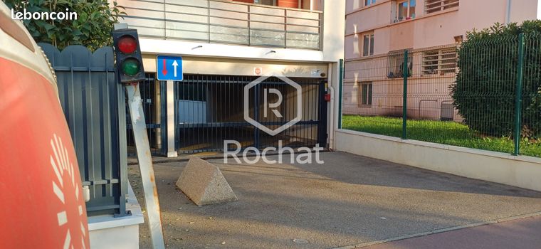 https://img.leboncoin.fr/api/v1/lbcpb1/images/f0/14/5f/f0145f32cdb94c26ada3dcbdb0d89daf8a4ffc42.jpg?rule=ad-image