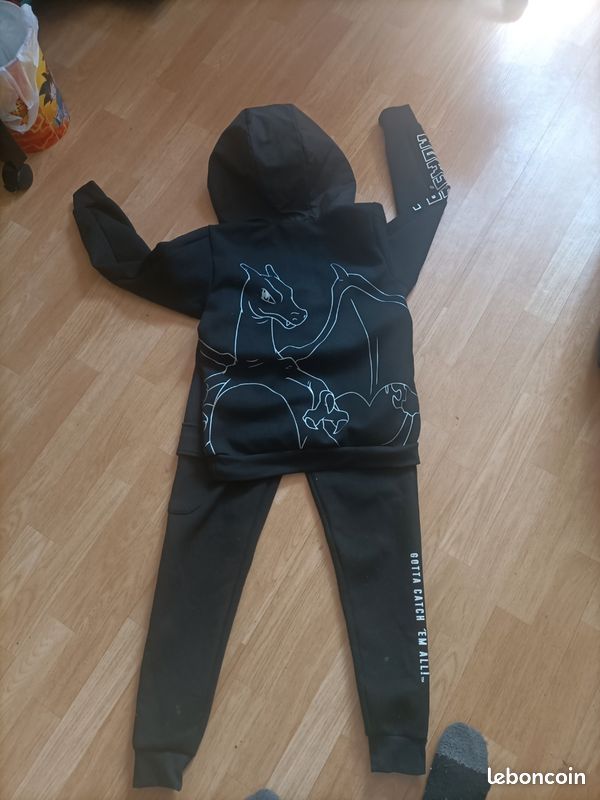 Survêtement pokémon Vêtements