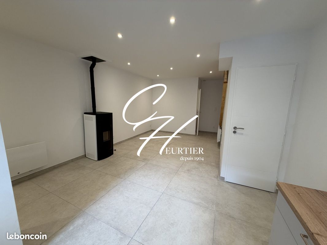 Maison 3 pièces 71 m² · à Le Grand-Lemps · 71 m² · 890 €/mois