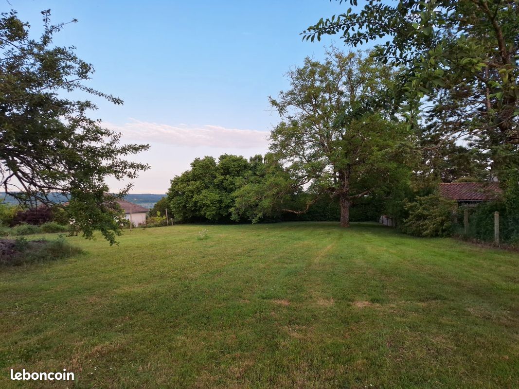 Terrain constructible · à Beaumont Saint-Cyr · 45 000 €