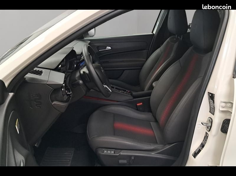 Alfa romeo Junior 1.2 Ibrida 145ch Premium e-DCT6 (image 12)