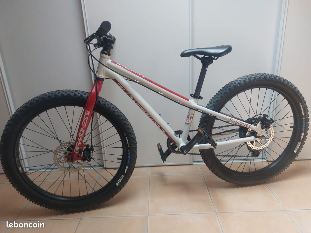 Commencal Ramones 24 Commencal Ramones 24 Velo Commencal 24 Pouces