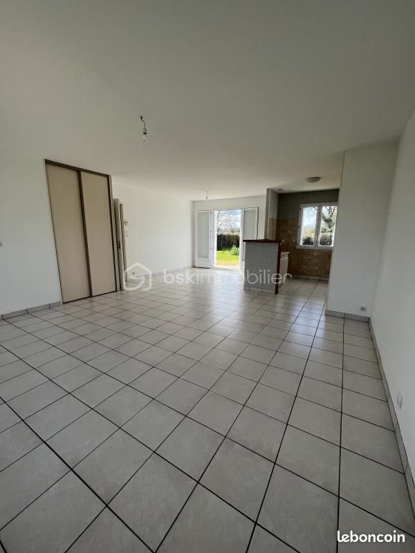 Pavillon 4 pièces 82 m² - Vasles 79340 (image principale 3)