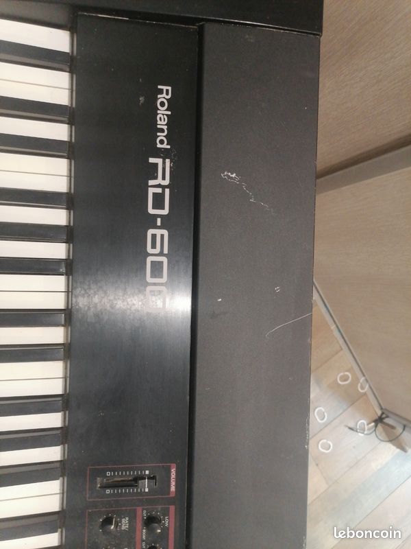 Piano Roland RD-600 – bon état, clavier 88 touches (image 4)