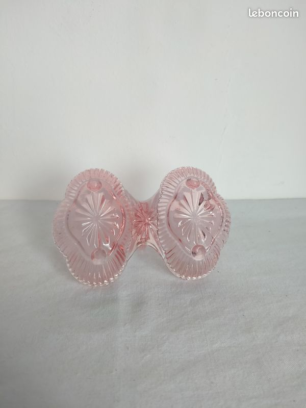 Saleron en verre moulé rose (image 3)