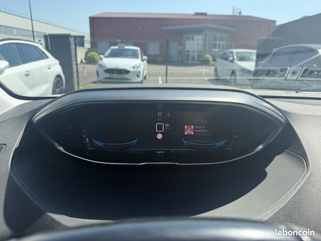 Peugeot 3008 HYBRID 225ch Roadtrip (image 7)