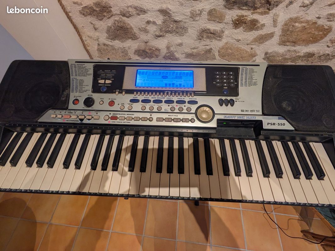 Synthétiseur Yamaha PSR-550 (image 1)