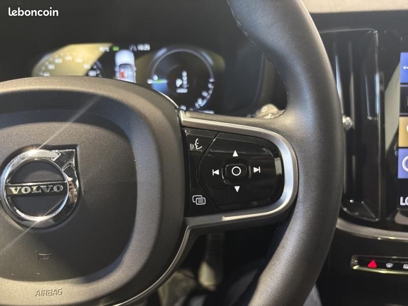 Volvo V60 T6 AWD 253+145ch R-Design Geartronic 8 (image 22)