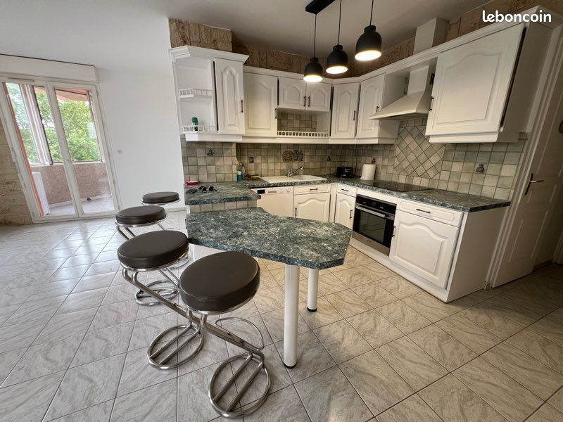 Appartement 3 pièces 74 m² · à Marignane · 74 m² · 950 €