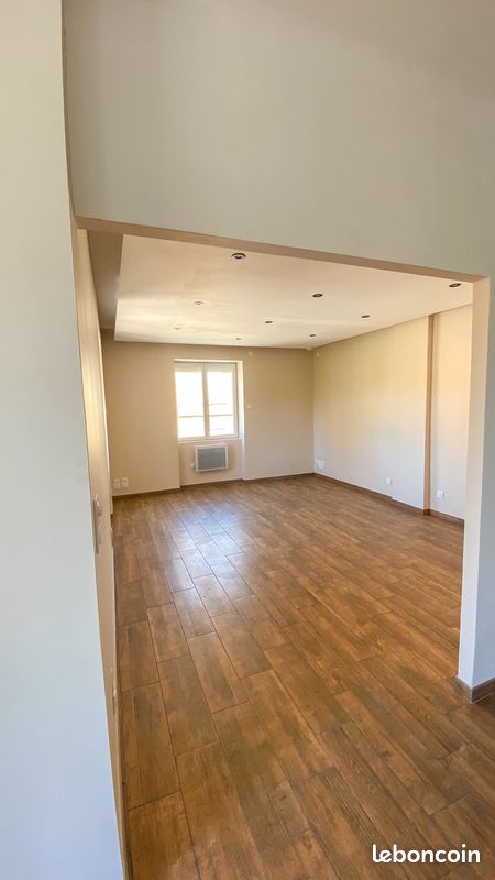Location Maison Rénovée 110m2 - SARLAT Centre - Sarlat-la-Canéda 24200 (image principale 4)