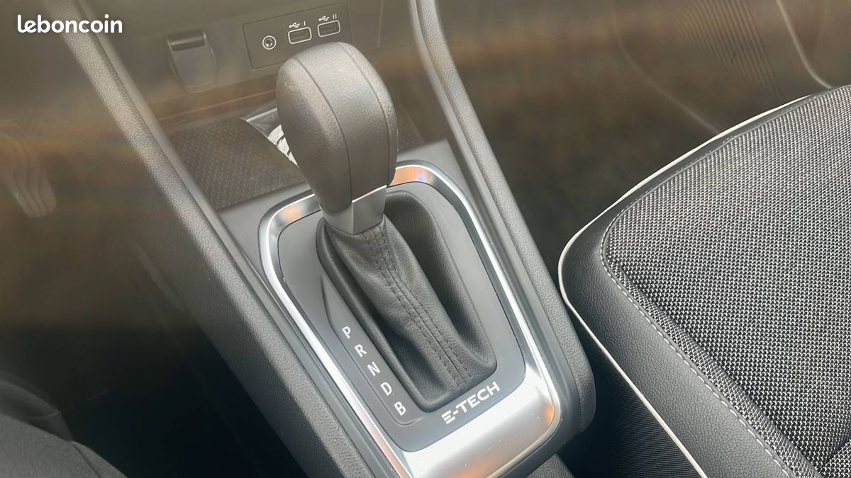 Renault captur e tech full hybrid 145 techno (image 16)
