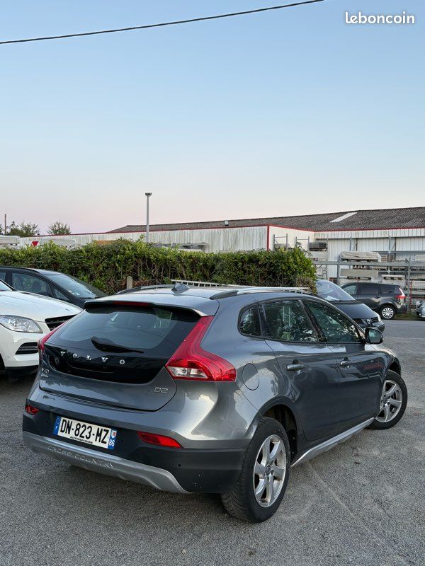 V40 cross country business d2 115 momentum business powershift a (image 3)