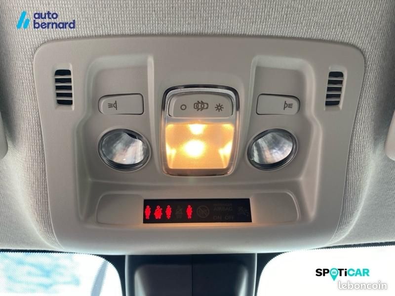 Citroen C3 1.2 PureTech 110ch S&S Shine EAT6 (image 25)