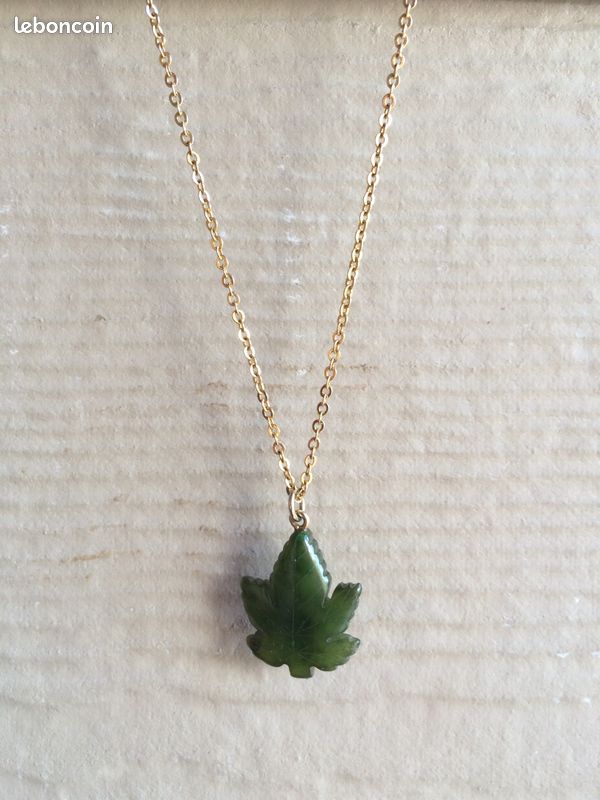 Collier Vintage Pendentif Poire Doré Feuillage Vert - Bijou Résine Rétro 5198