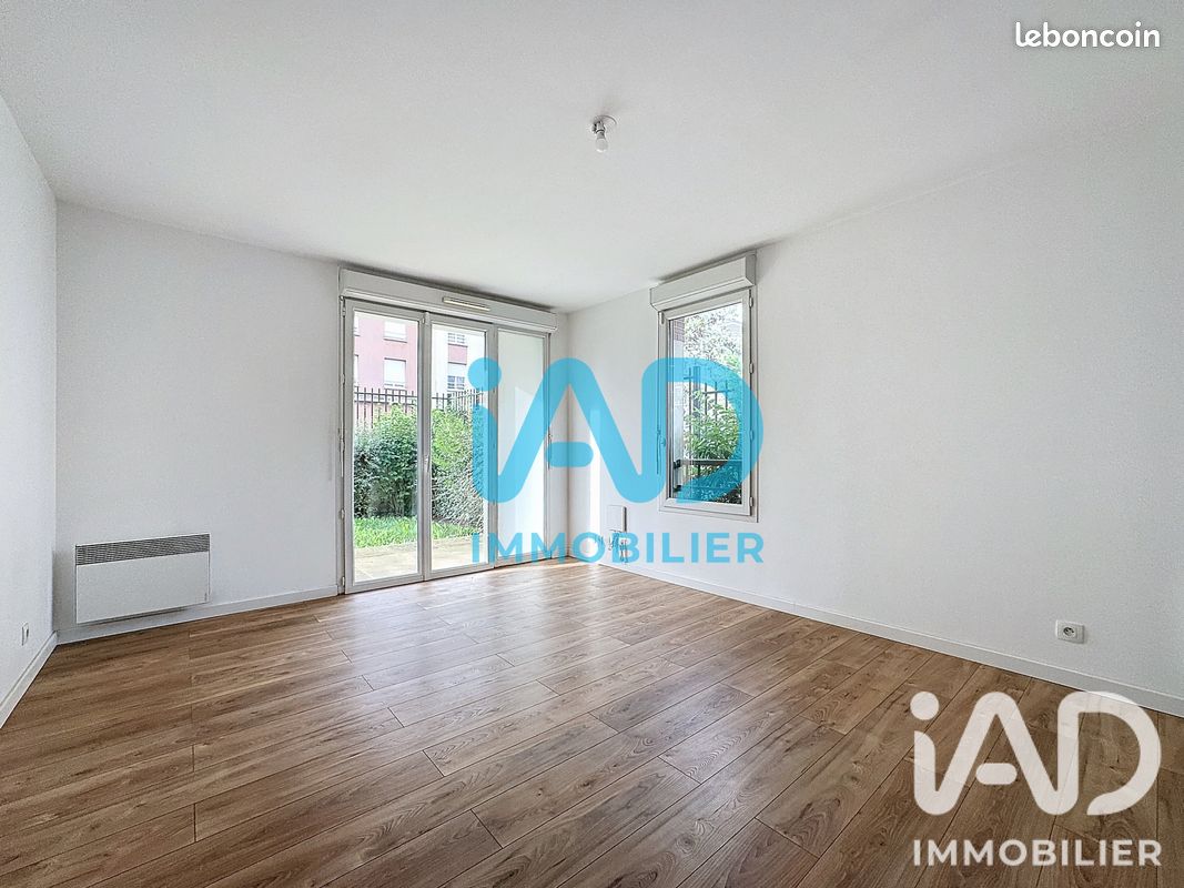 Appartement 3 pièces 61 m² · à Corbeil-Essonnes · 61 m² · 1 060 €/mois