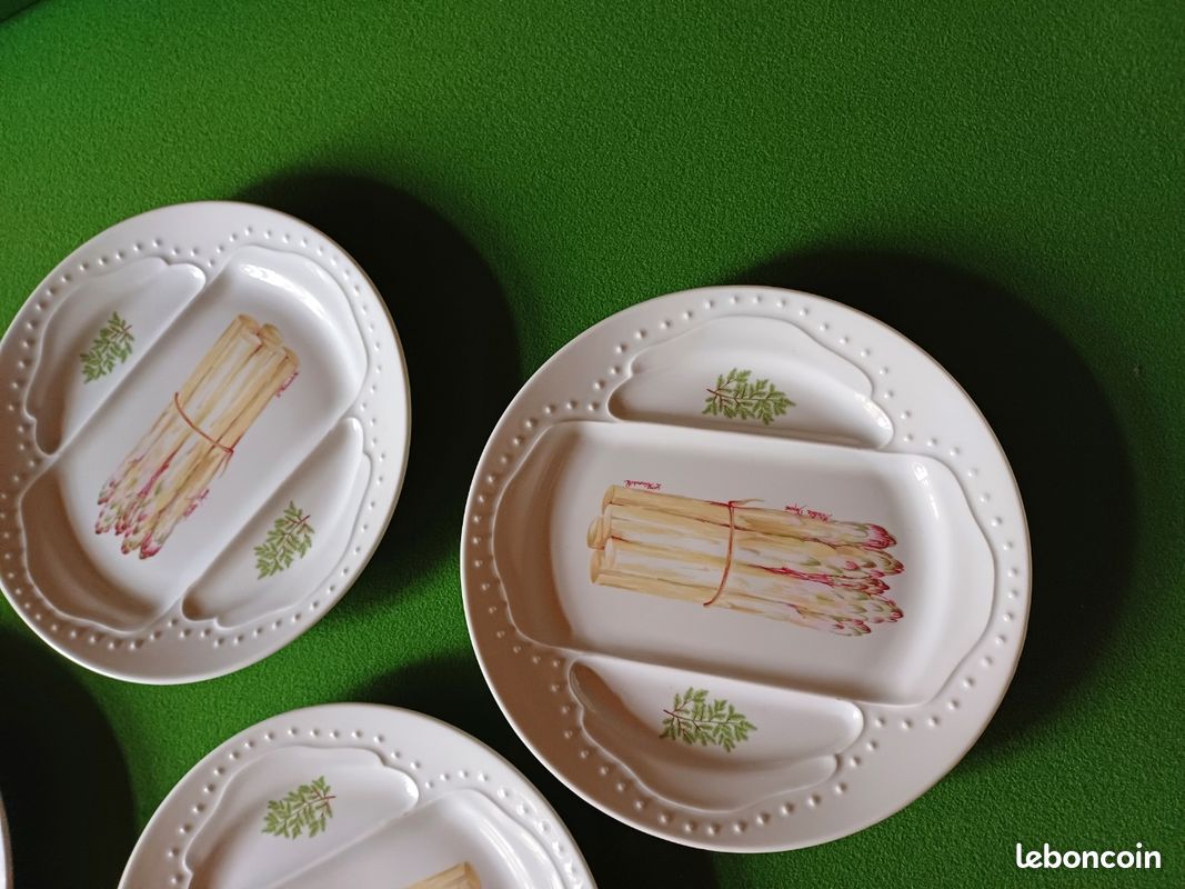 3 ASSIETTES A ASPERGES EN PORCELAINE DECORS DE PARIS - Diamètre: 25 cm EUR 15,00 - FR