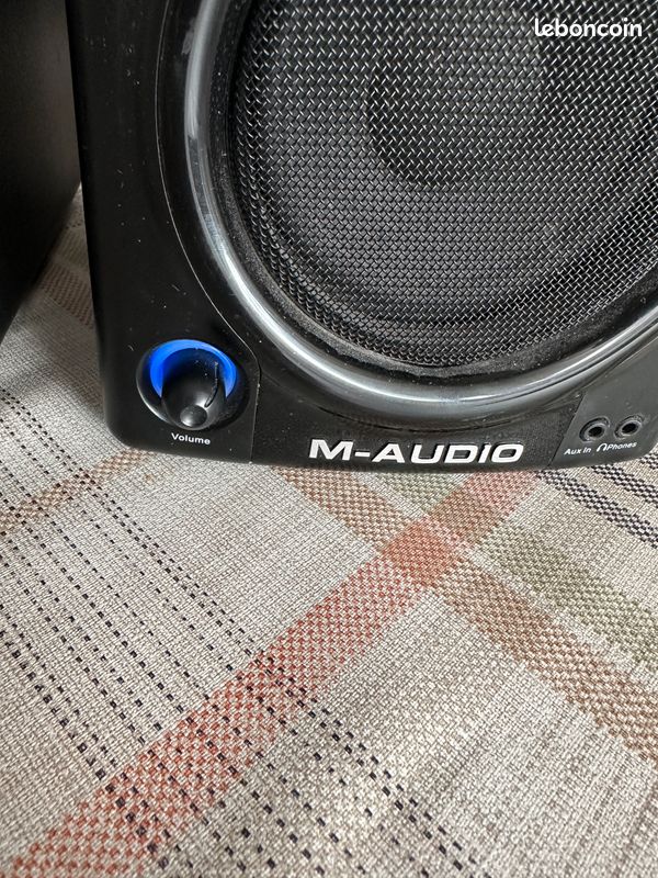 Paire D'enceintes Monitoring M-Audio AV 40 - Actives, Filaires - Occasion