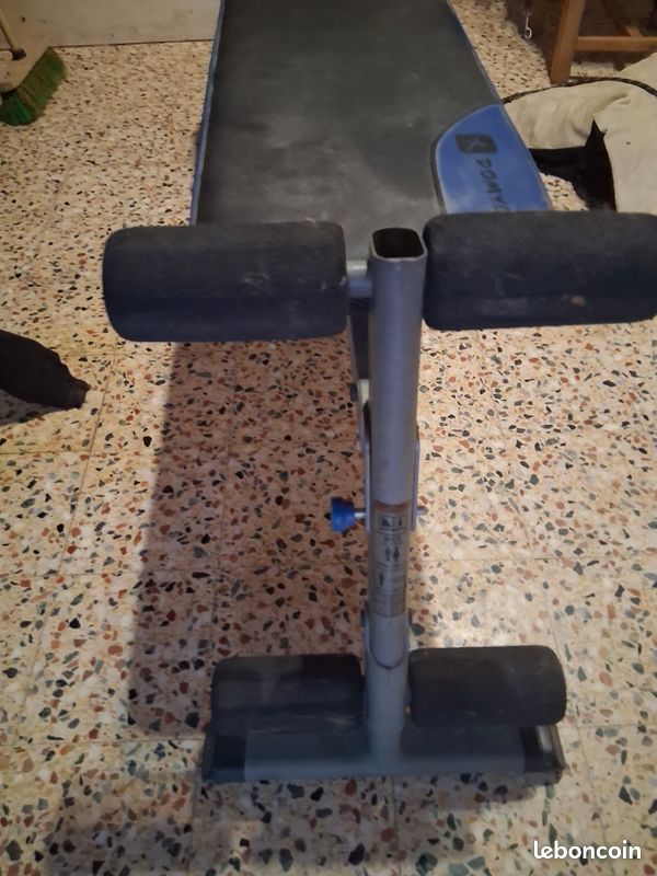 Lot de matériel de musculation – Banc + poids + haltères (image 8)