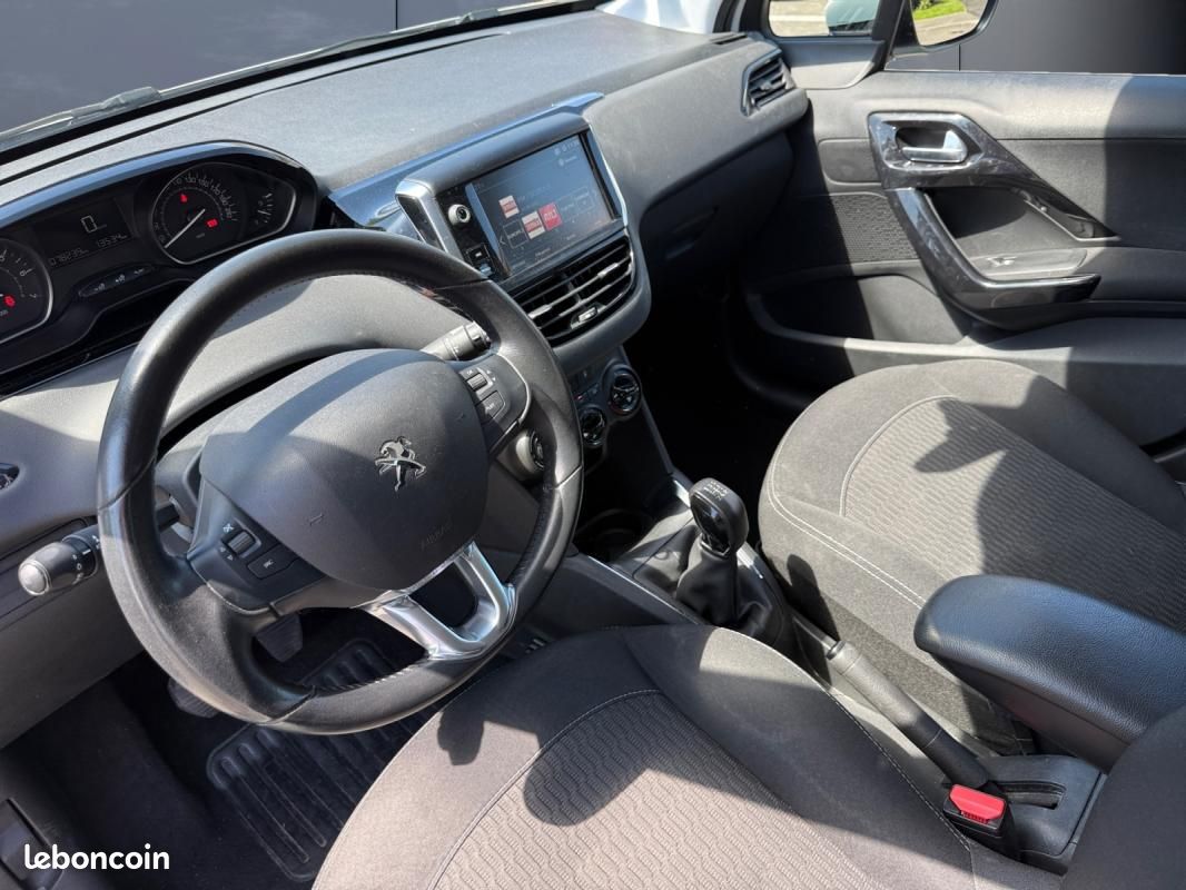 Peugeot 208 1.2 80 ch Active Business Start & Stop /Courroie neuve/CarPlay/Clim/Radar recul/Régul... (image 9)