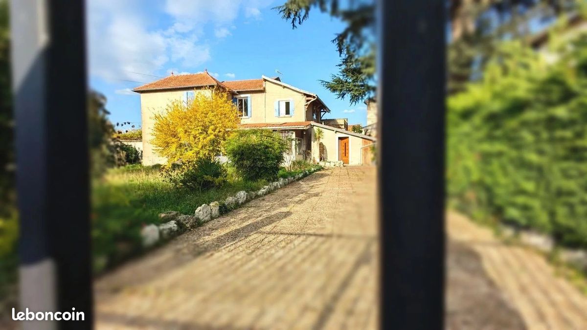 Maison 10 pièces 207 m² · au Passage · 207 m² · 220 000 €