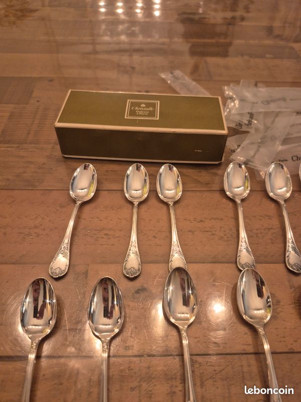 10 cuillères à café en métal argenté orfèvre Christofle Vendome