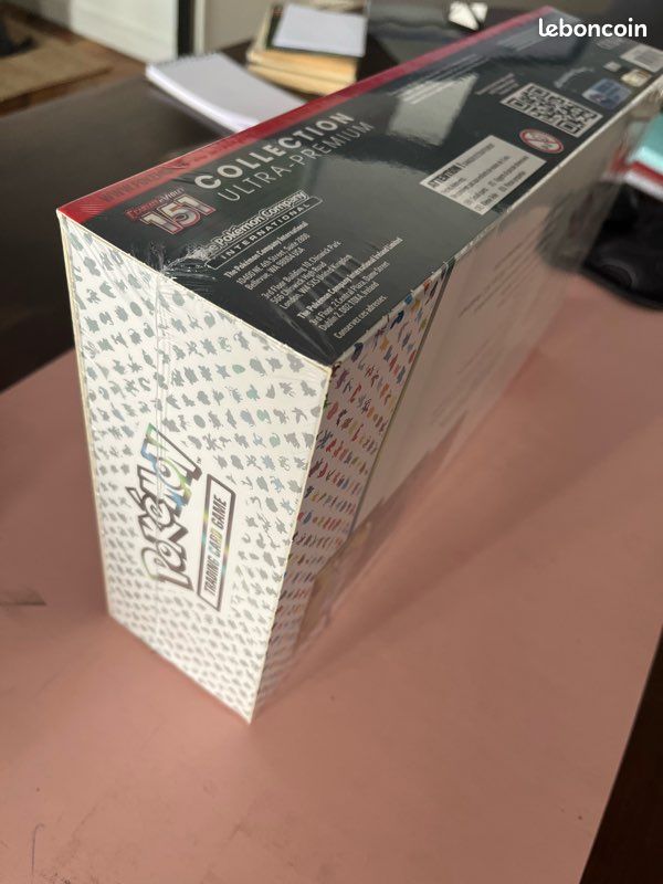 Coffret Pokémon UPC Mew 151 Ultra premium Ev3.5 FR neuf et scellé (image 4)