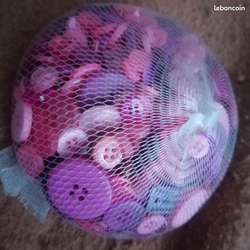 Lot De Boutons Vintage – Environ 5 Kg, 75 Modèles Différents, Triés Et Propres