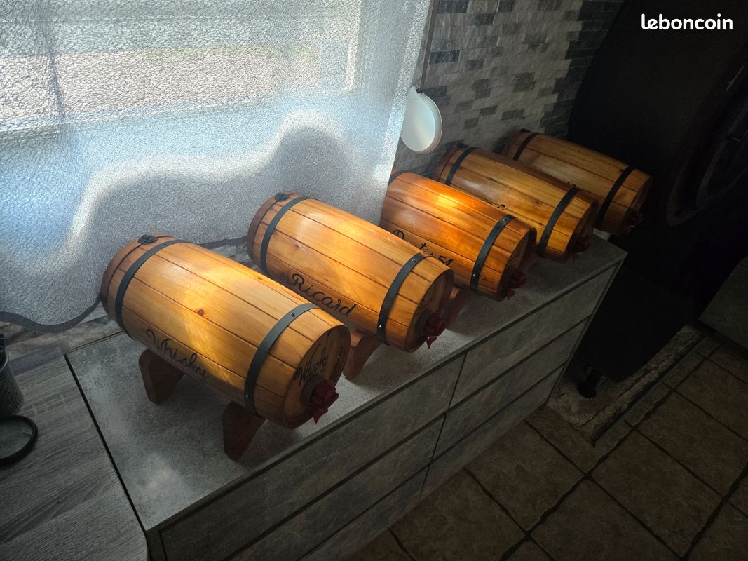 Lot de Tonnelets bois pour apéritif ricard , pastis 51 , whisky , rhum et vodka (image 2)