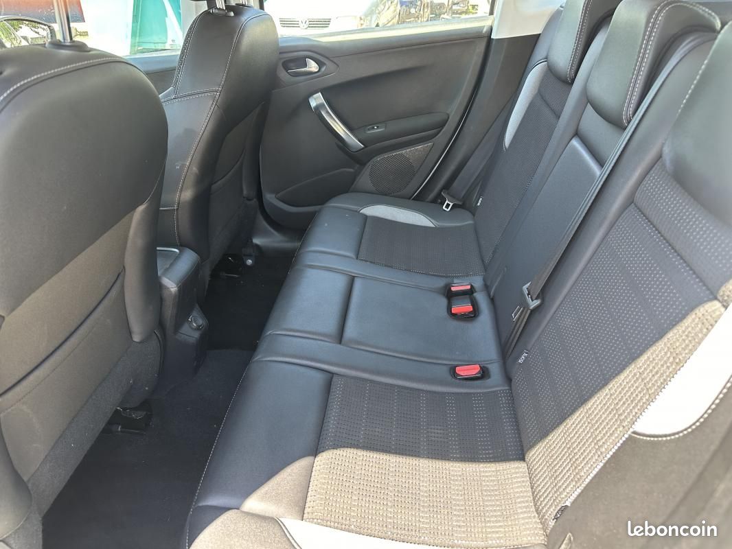 Peugeot 2008 1.2 82ch BVM5 Access (image 6)