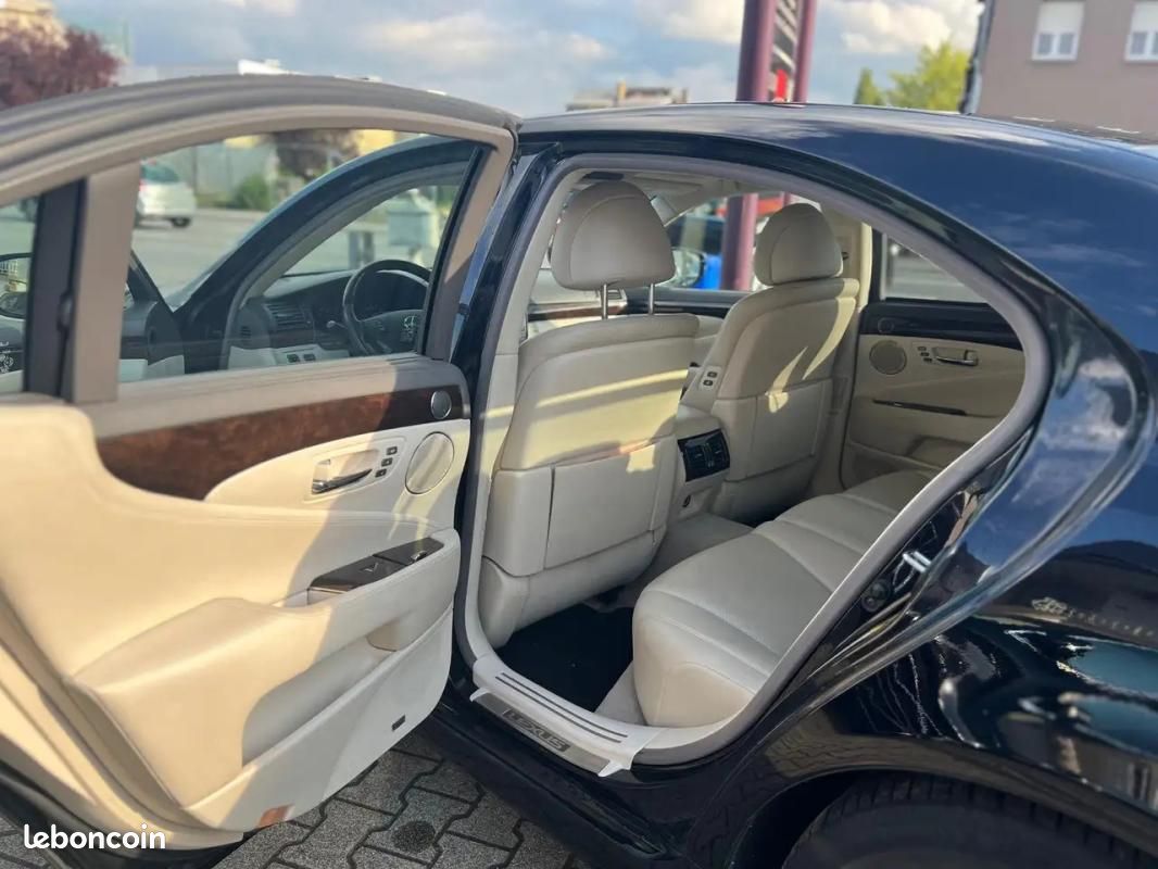 Lexus LS 600 LEXUS LS600 HYBRID 394 CH 4X4 BVA - CAMÉRA D'AIDE AU STATIONNEMENT HAYON ARRIÈRE ÉLE... (image 12)