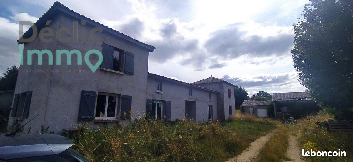 Maison 1 pièce 276 m² - Ruffec 16700 (image principale 1)