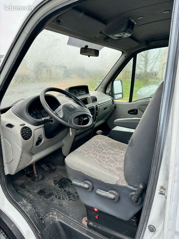Renault master ii 2.2 dci - carte grise offerte juillet uniquement (image 4)