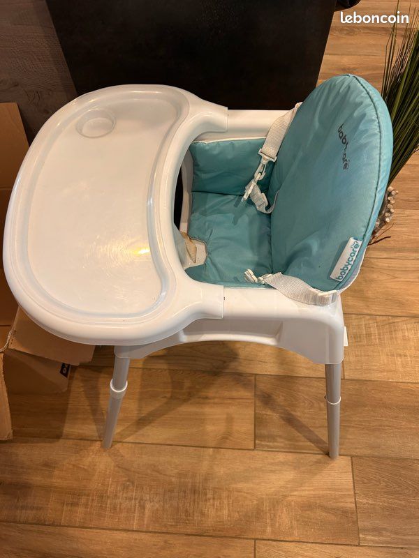 Chaise haute (image 1)
