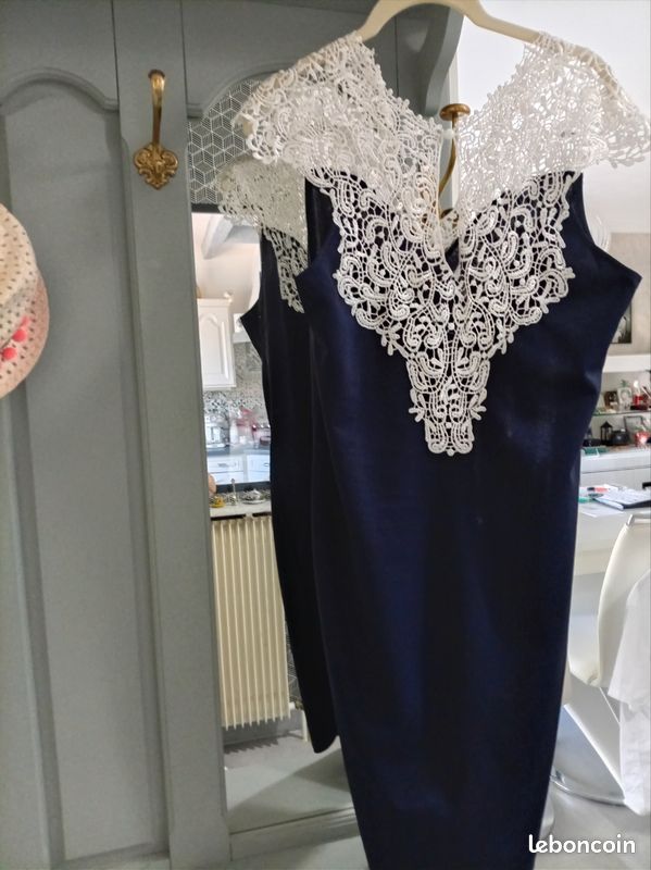 Robe femme marine avec dentelle (image 1)