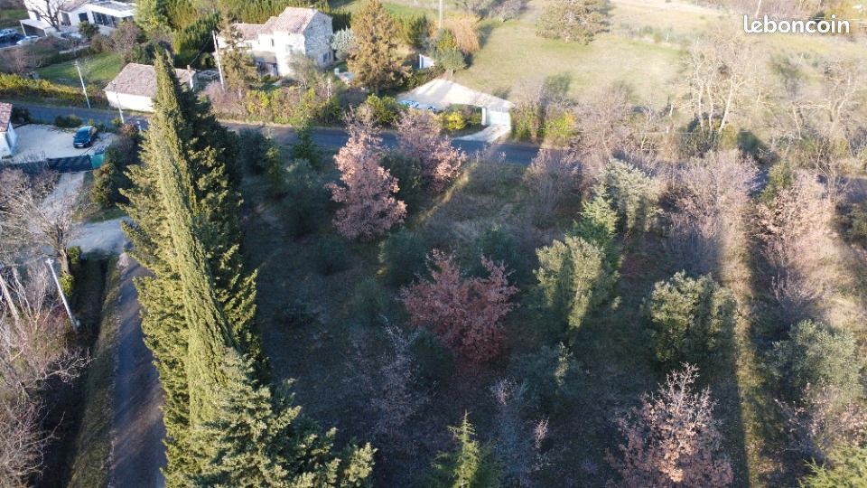 Terrain 1380 m² · à Allan · 152 000 €