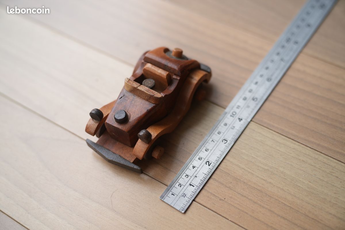 Miniature Voiture en bois (image 1)