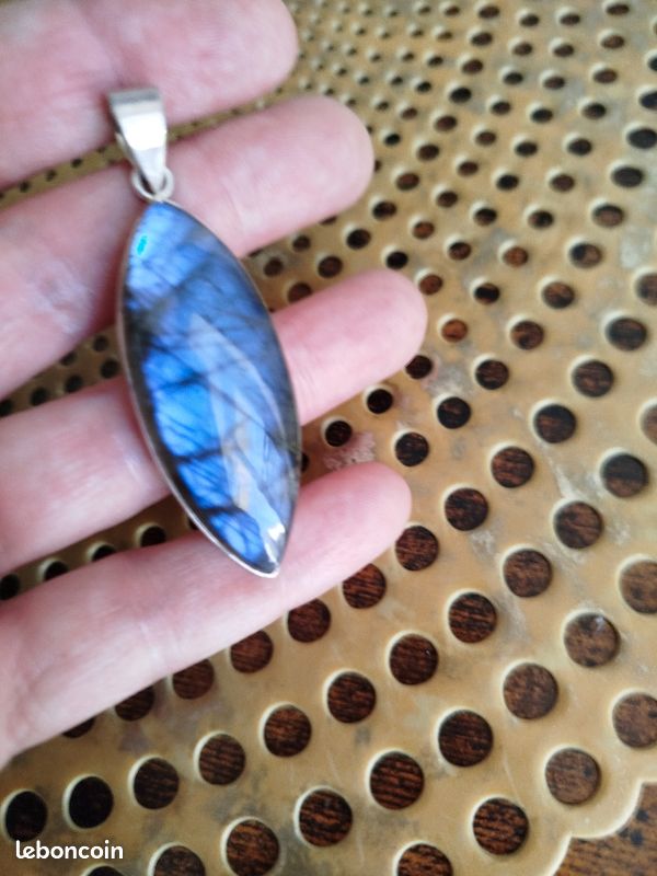 Pendentif labradorite monté sur argent 925 4,5 cm sur 2 cm beau reflet bleu intense (image 2)