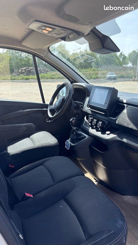 RENAULT TRAFIC FG 3T L2H1 2.0 Blue dCi 150 EDC 6 Grand confort (Boîte Automatique + caméra ) Prix TTC (image 3)