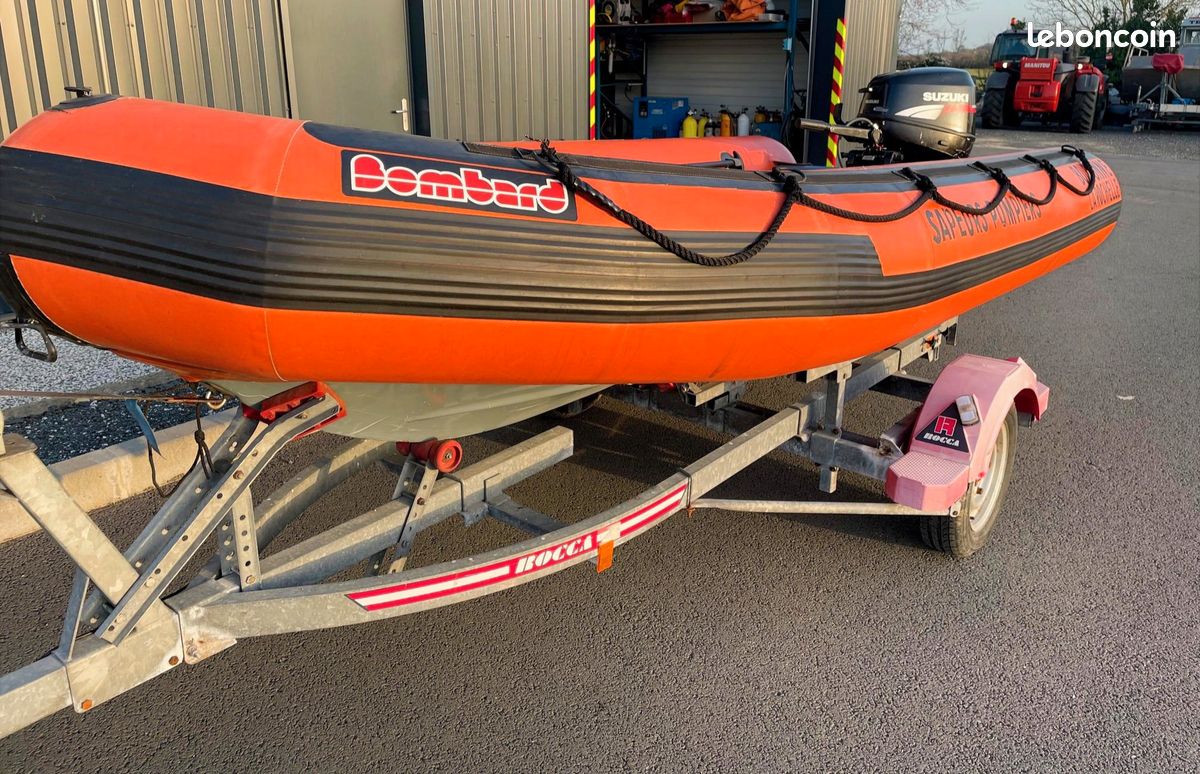 Leurre de pêche ancien bombardier profond plat A B10 brème