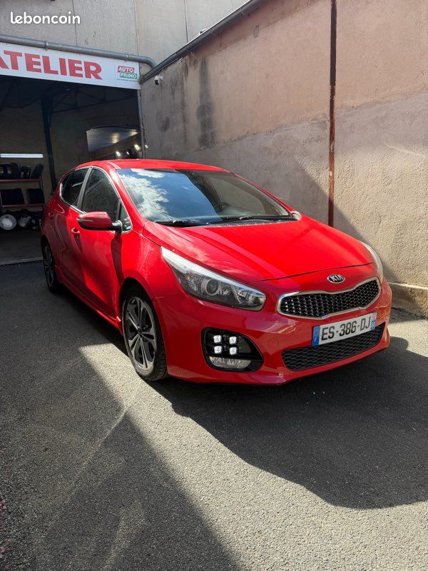 Kia Ceed 1.6 CRDi 136cv GT Line (image 2)