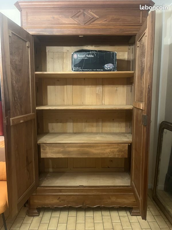 Grande armoire ancienne en bois massif (Noyer / Merisier) - Style bonnetière / vaisselier (image 3)