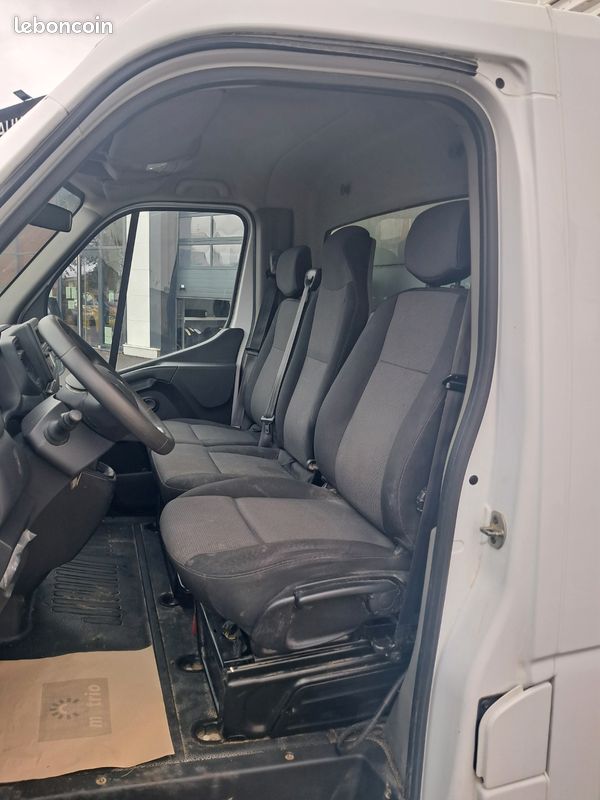 Renault Master Benne avec Coffre 2.3 dci 130 ch Confort 3.5t 49900 kms et 11/2021 (image 7)