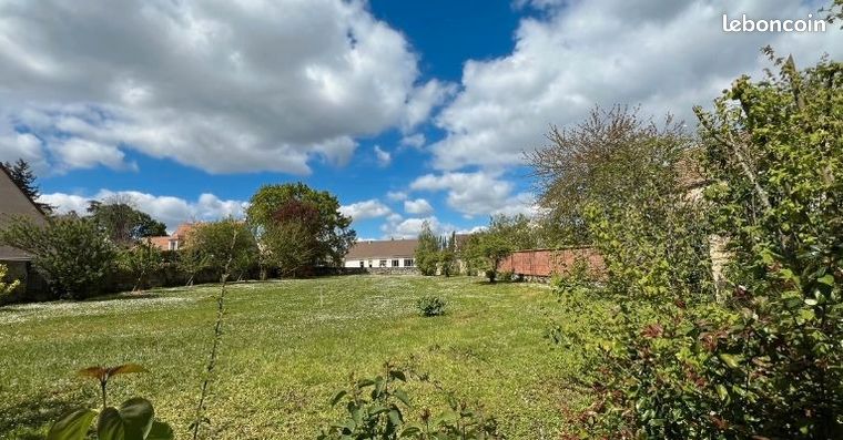 Terrain 742 m² Jouy Le Moutier